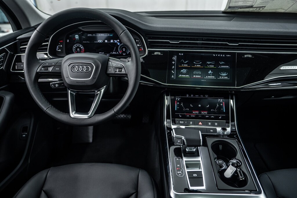 2024 Audi Q7 45 Premium photo 8