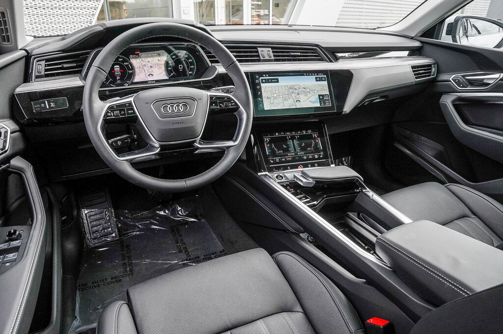 2024 Audi Q8 E-tron Prestige photo 7