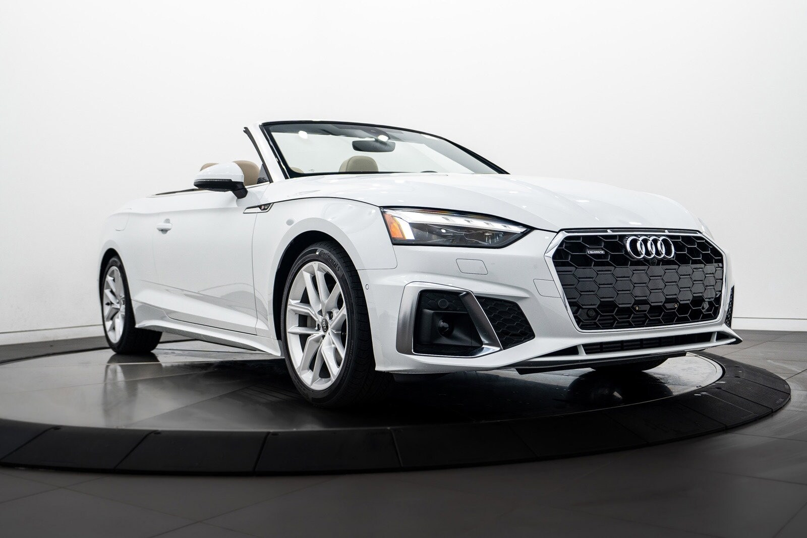 2024 Audi A5 Cabriolet Prestige's photo