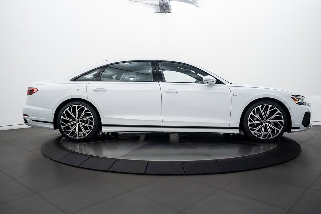 2024 Audi A8 L 55 photo 3