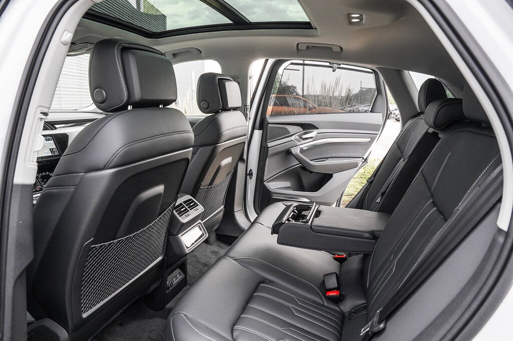 2024 Audi Q8 E-tron Prestige photo 22