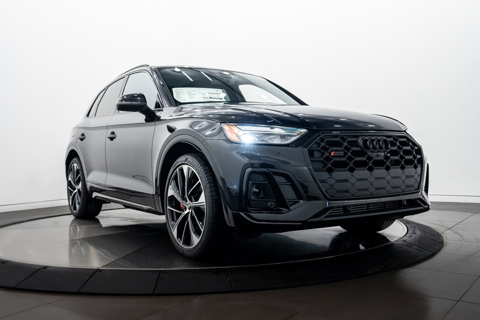 2024 Audi SQ5 Premium Plus's photo