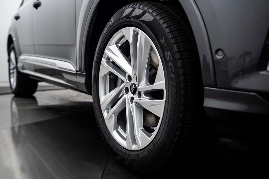 2024 Audi Q7 45 Premium photo 16