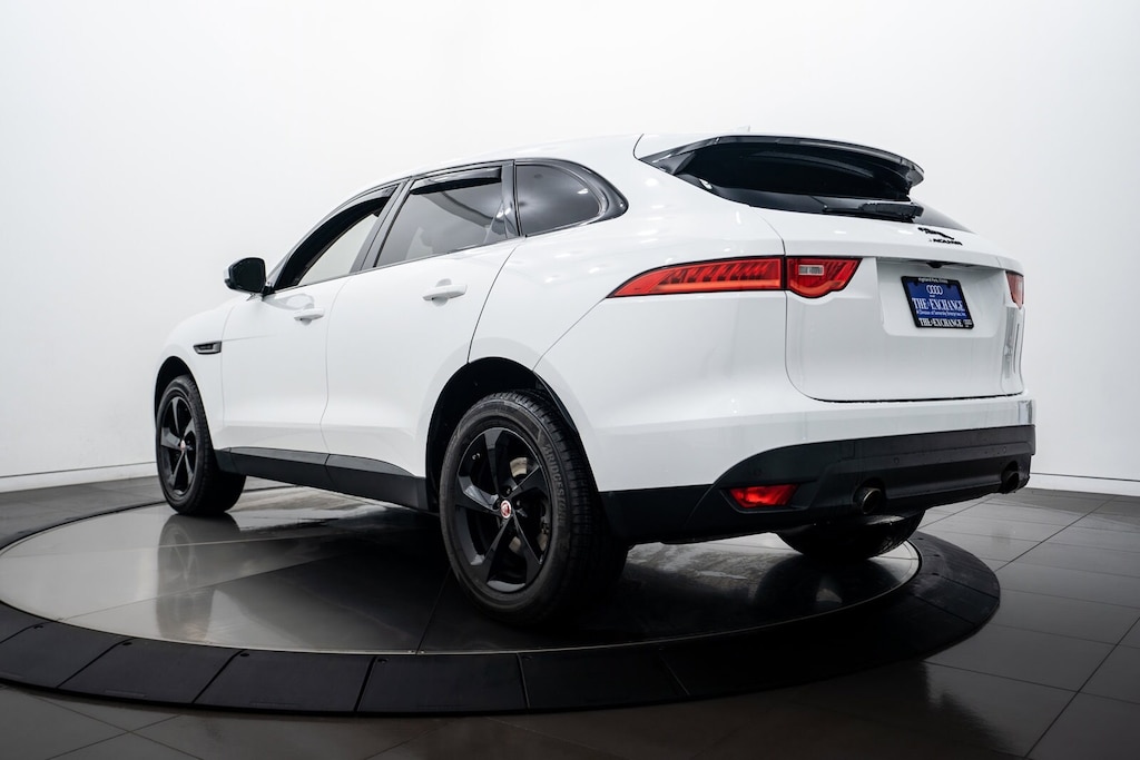 2019 Jaguar F-PACE Prestige photo 5