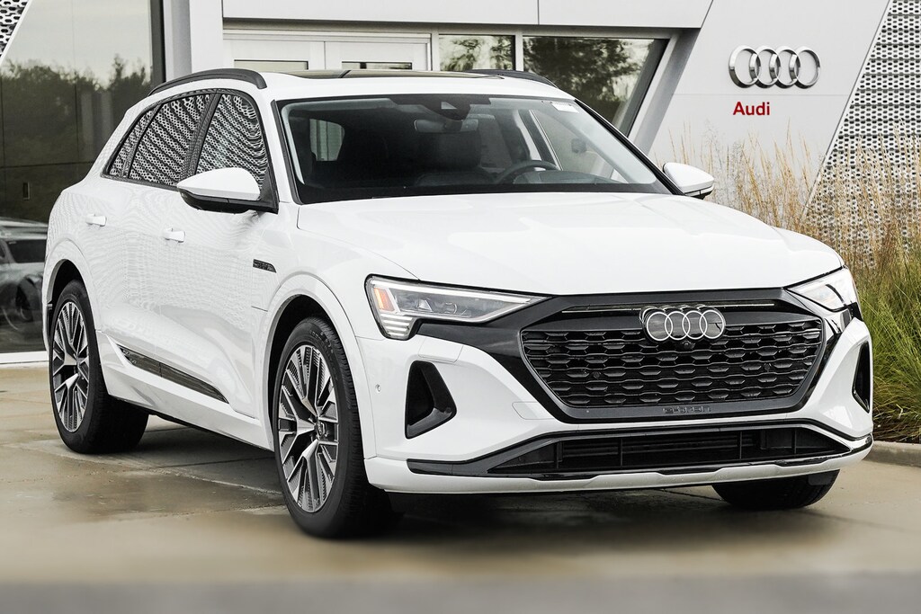 2024 Audi Q8 E-tron Prestige photo 2