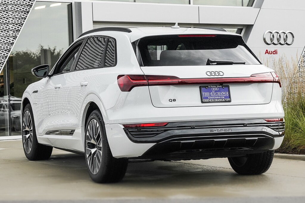 2024 Audi Q8 E-tron Prestige photo 4