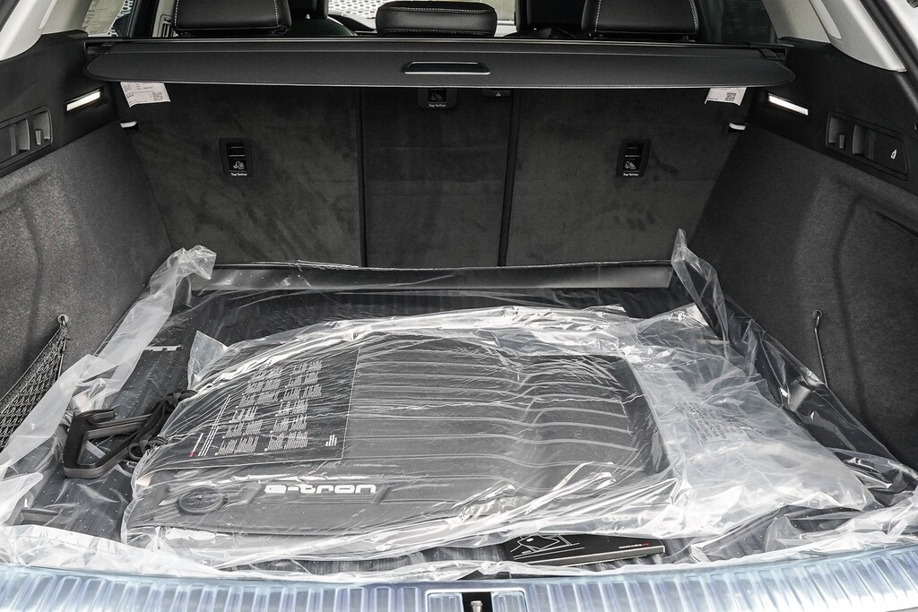 2024 Audi Q8 E-tron Prestige photo 25