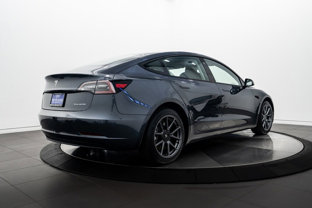 2022 Tesla Model 3 Long Range photo 4