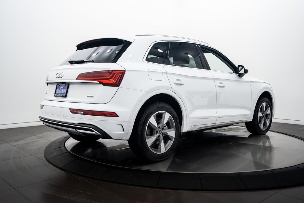 2024 Audi Q5 40 Premium Plus photo 2