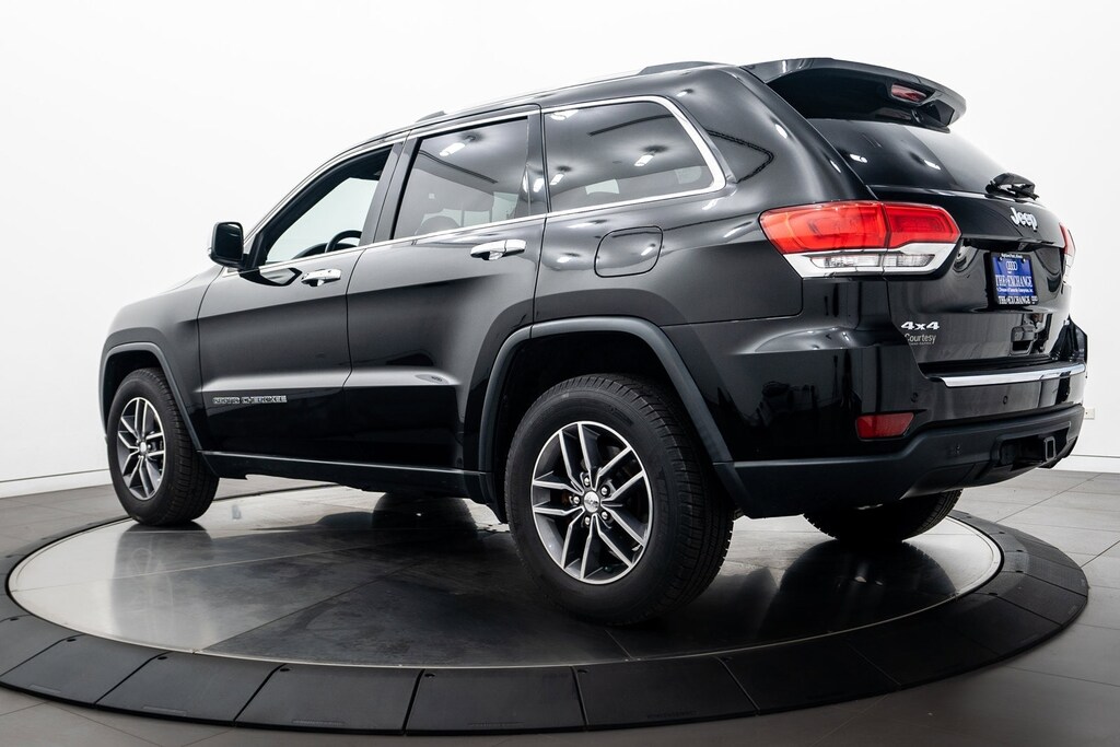 2017 Jeep Grand Cherokee Limited photo 3