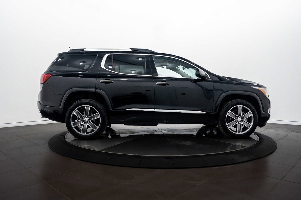 2019 Gmc Acadia Denali photo 2