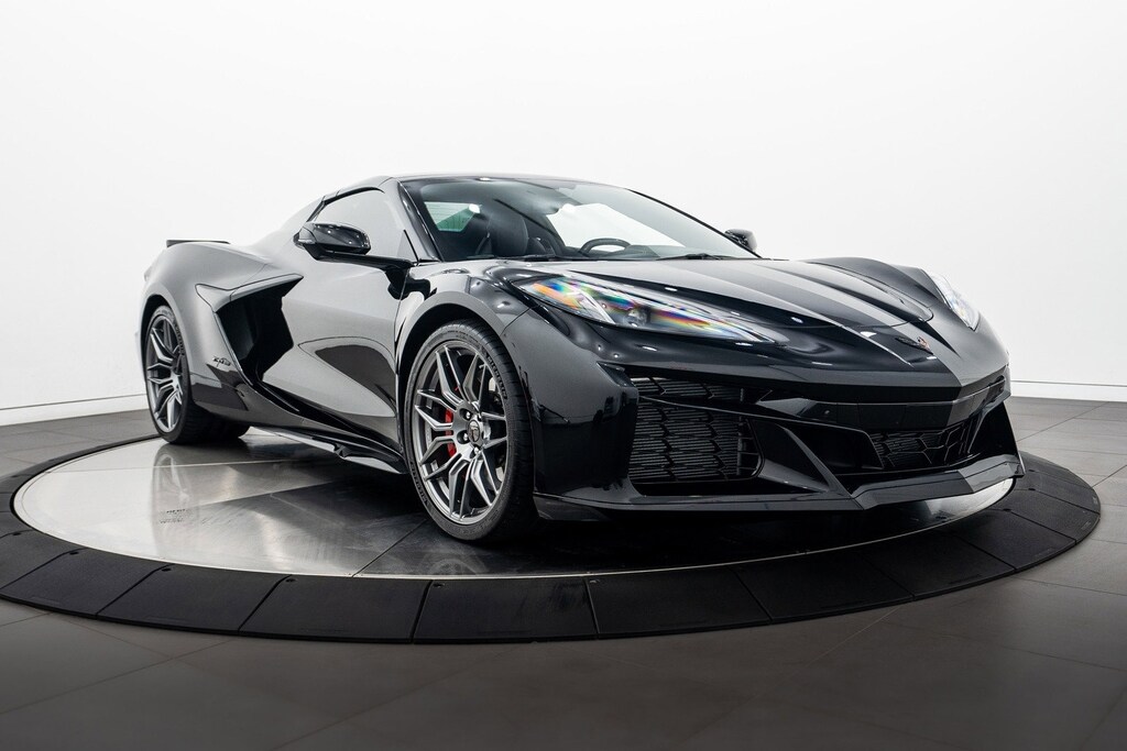 2023 Chevrolet Corvette Z06 3LZ photo 2