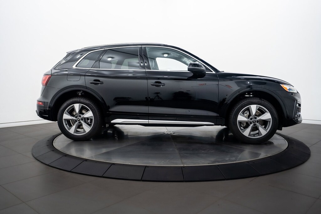 2024 Audi Q5 40 Premium Plus photo 3