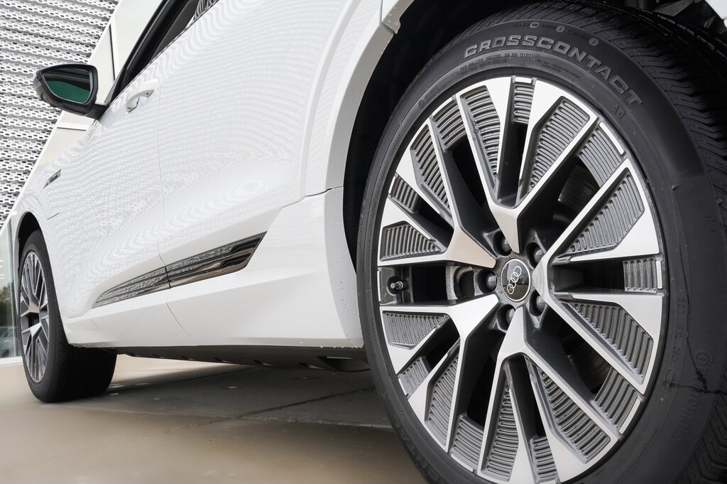2024 Audi Q8 E-tron Prestige photo 27