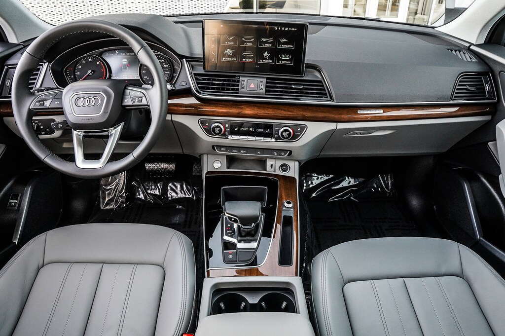 2024 Audi Q5 40 Premium photo 6