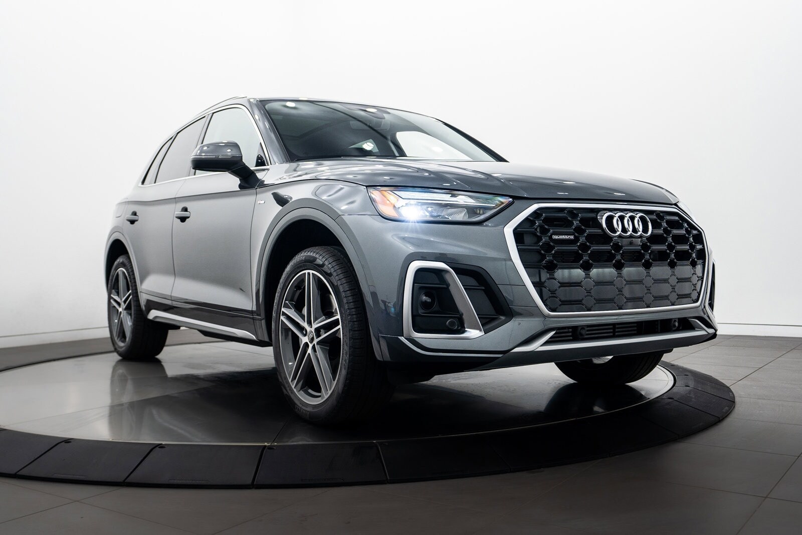 2024 Audi Q5 Premium Plus's photo