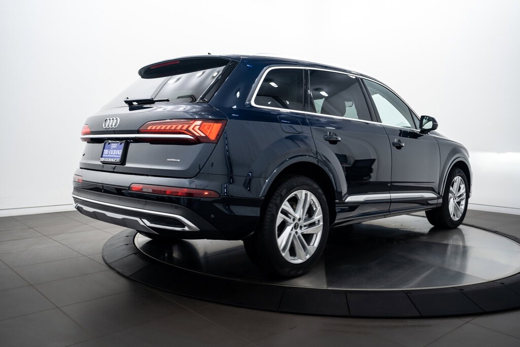 2024 Audi Q7 45 Premium Plus photo 4