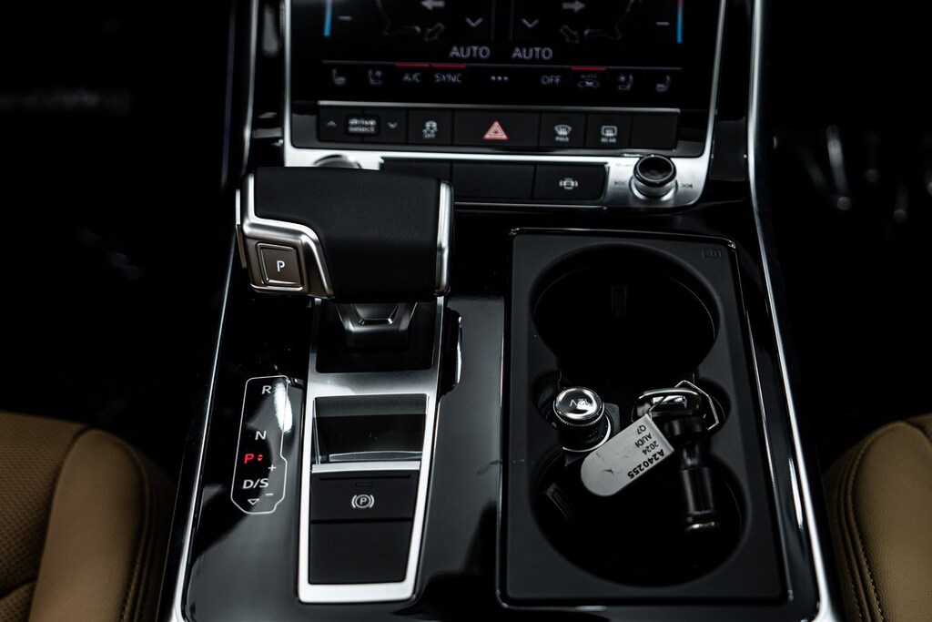 2024 Audi Q7 45 Premium Plus photo 10