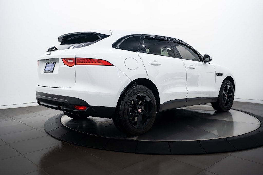 2019 Jaguar F-PACE Prestige photo 4