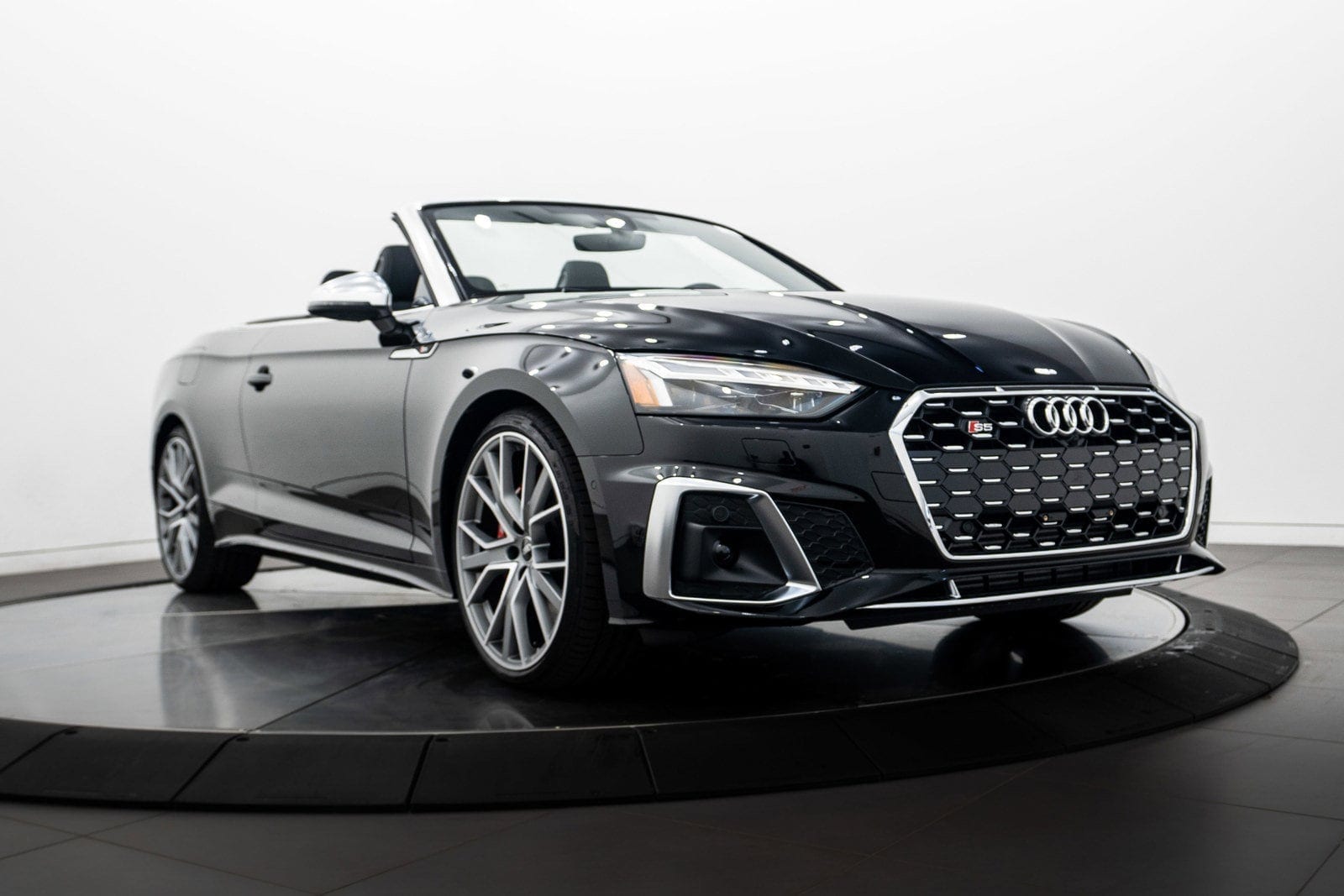 2024 Audi S5 Cabriolet Prestige's photo