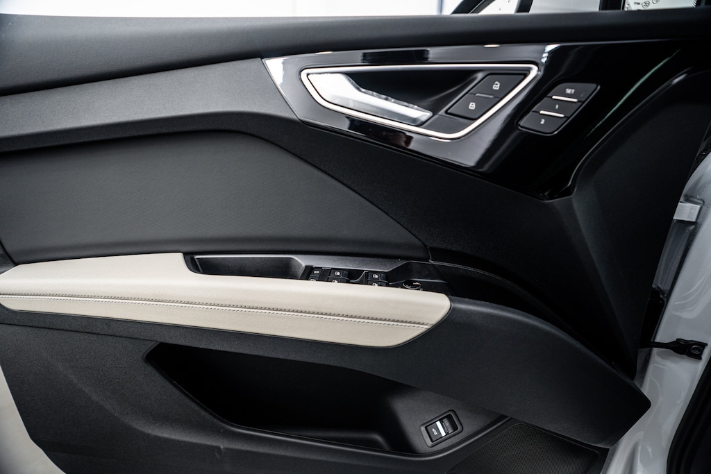 2024 Audi Q4 Sportback E-tron 50 Premium Plus photo 12