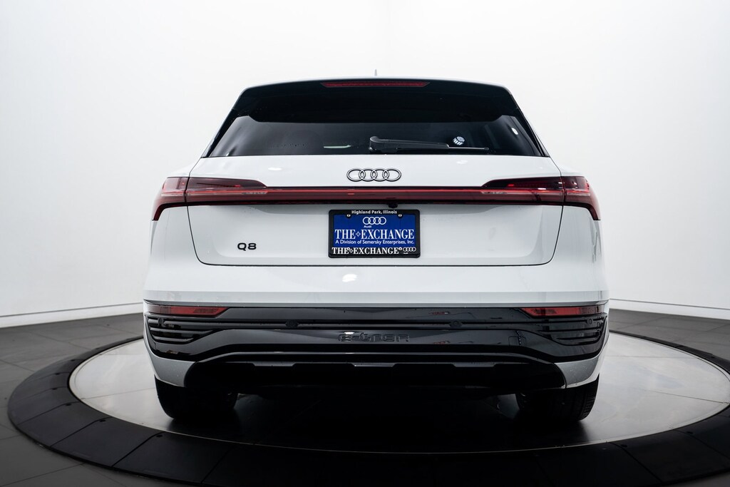 2024 Audi Q8 E-tron Premium Plus photo 18