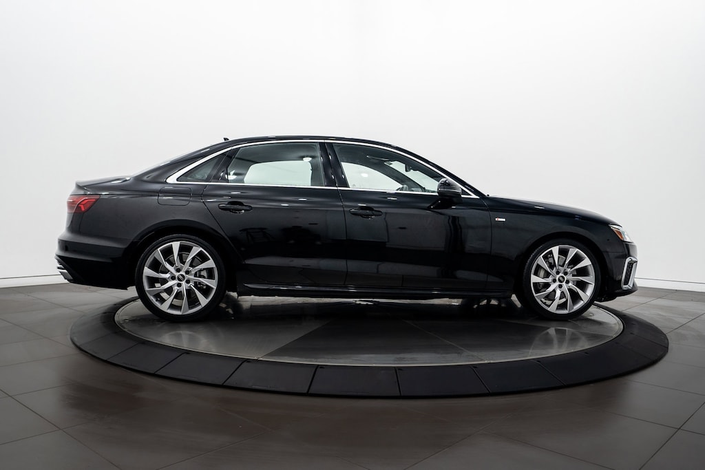 2023 Audi A4 S line Quattro Premium Plus photo 3