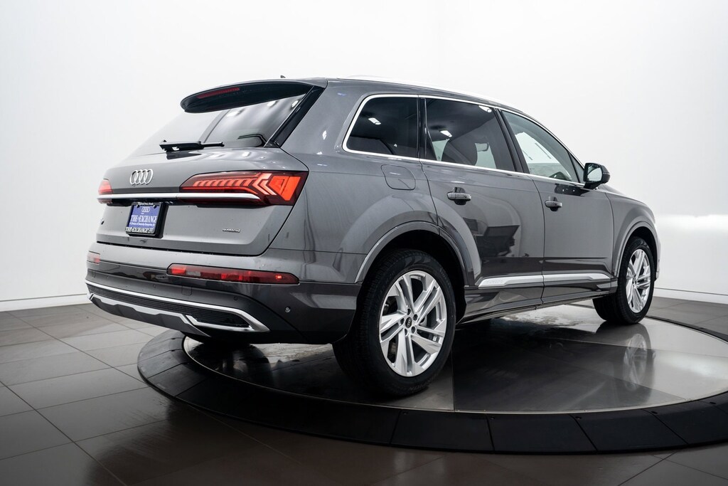 2024 Audi Q7 45 Premium photo 3