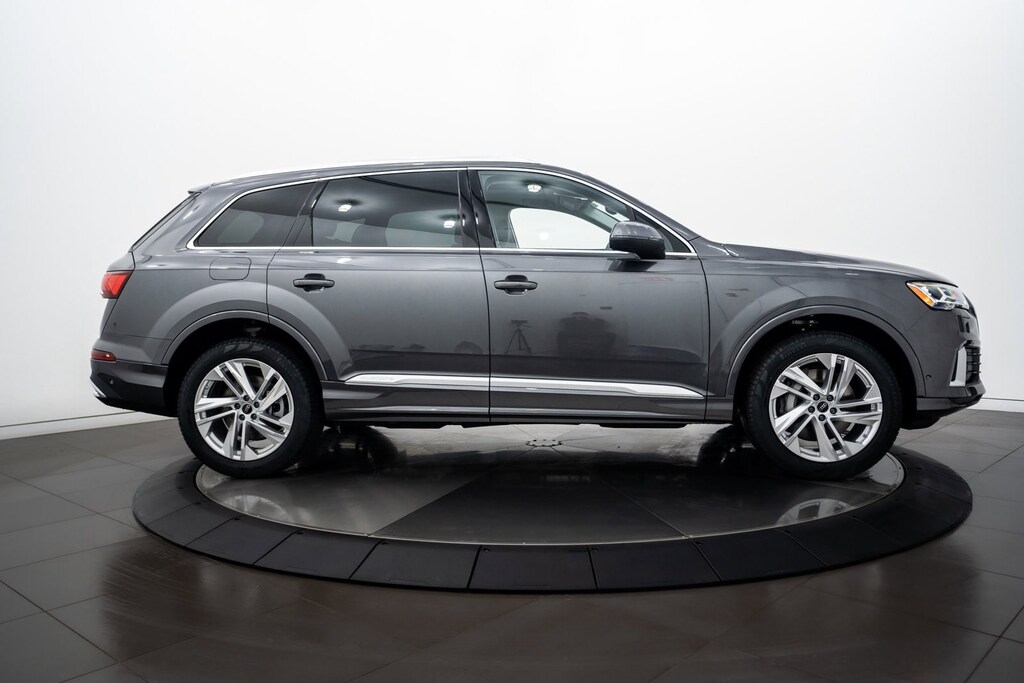 2024 Audi Q7 45 Premium photo 2