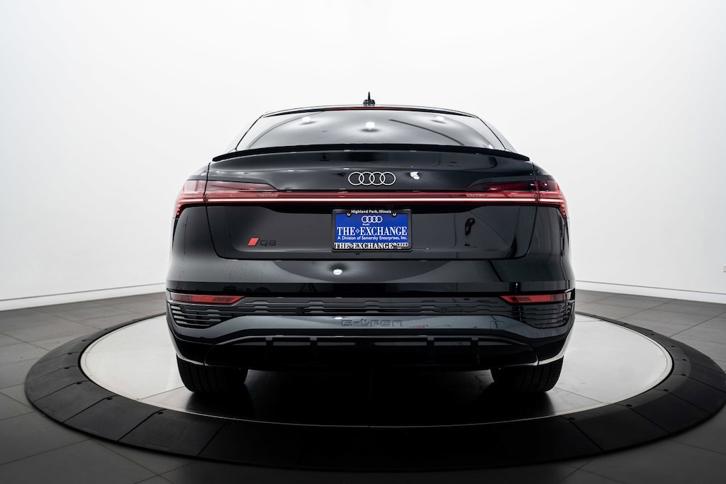 2024 Audi Q8 E-tron line Premium Plus photo 17