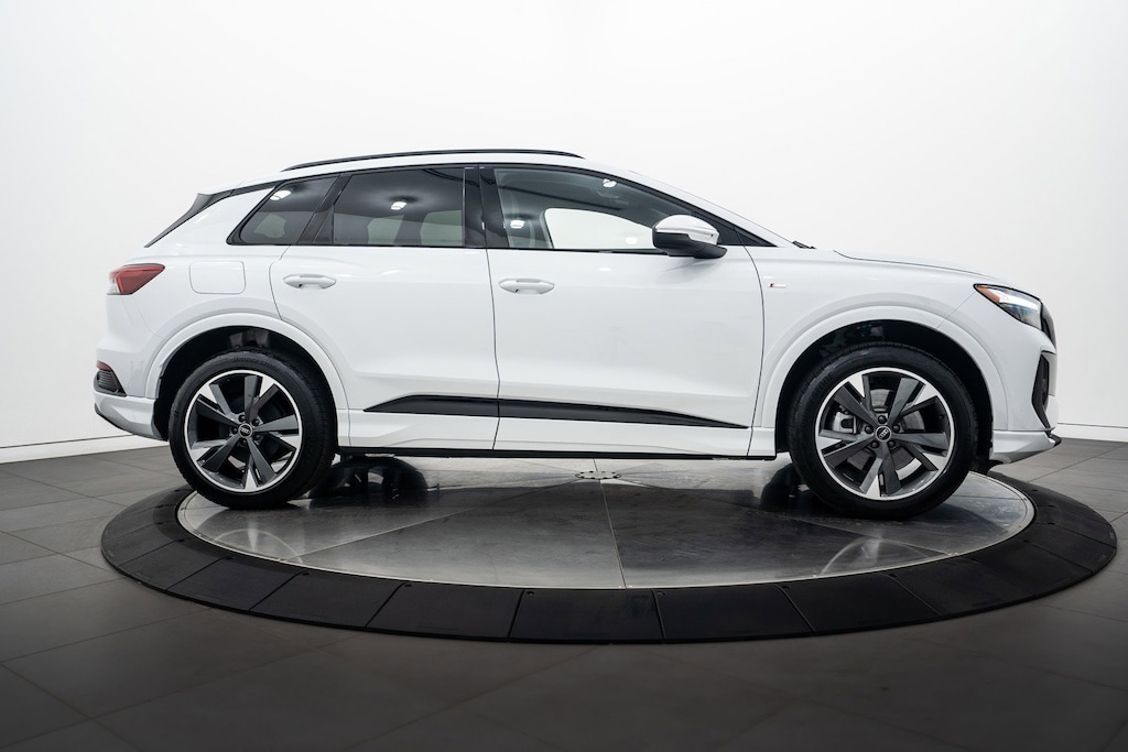 2023 Audi Q4 50 E-tron Premium photo 3