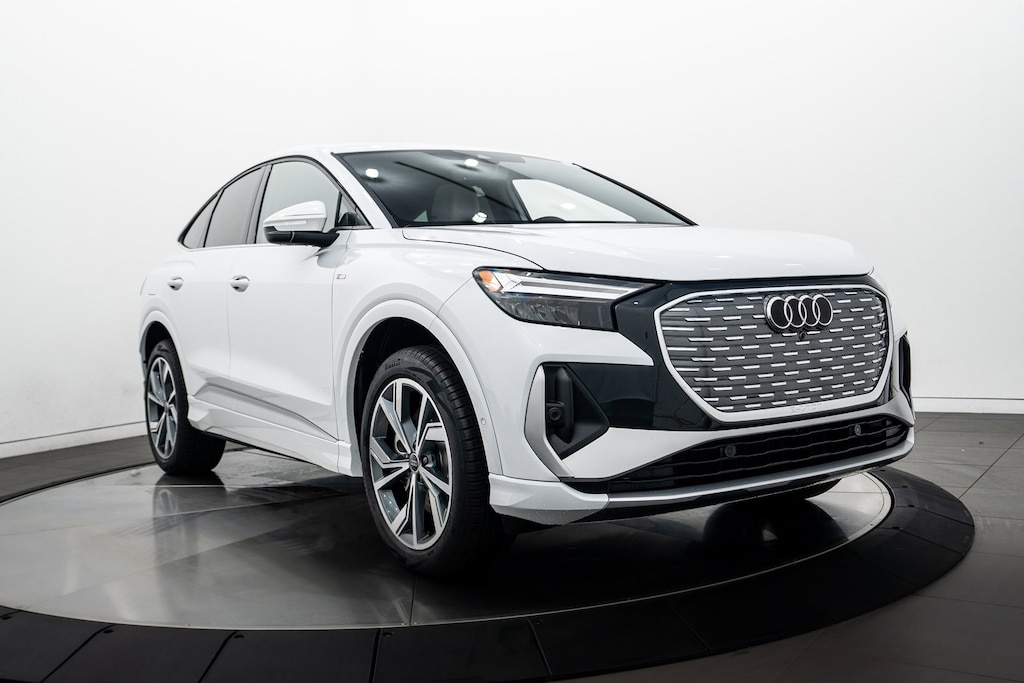 2024 Audi Q4 Sportback E-tron 50 Premium Plus photo 2