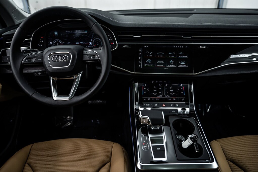 2024 Audi Q7 45 Premium Plus photo 8