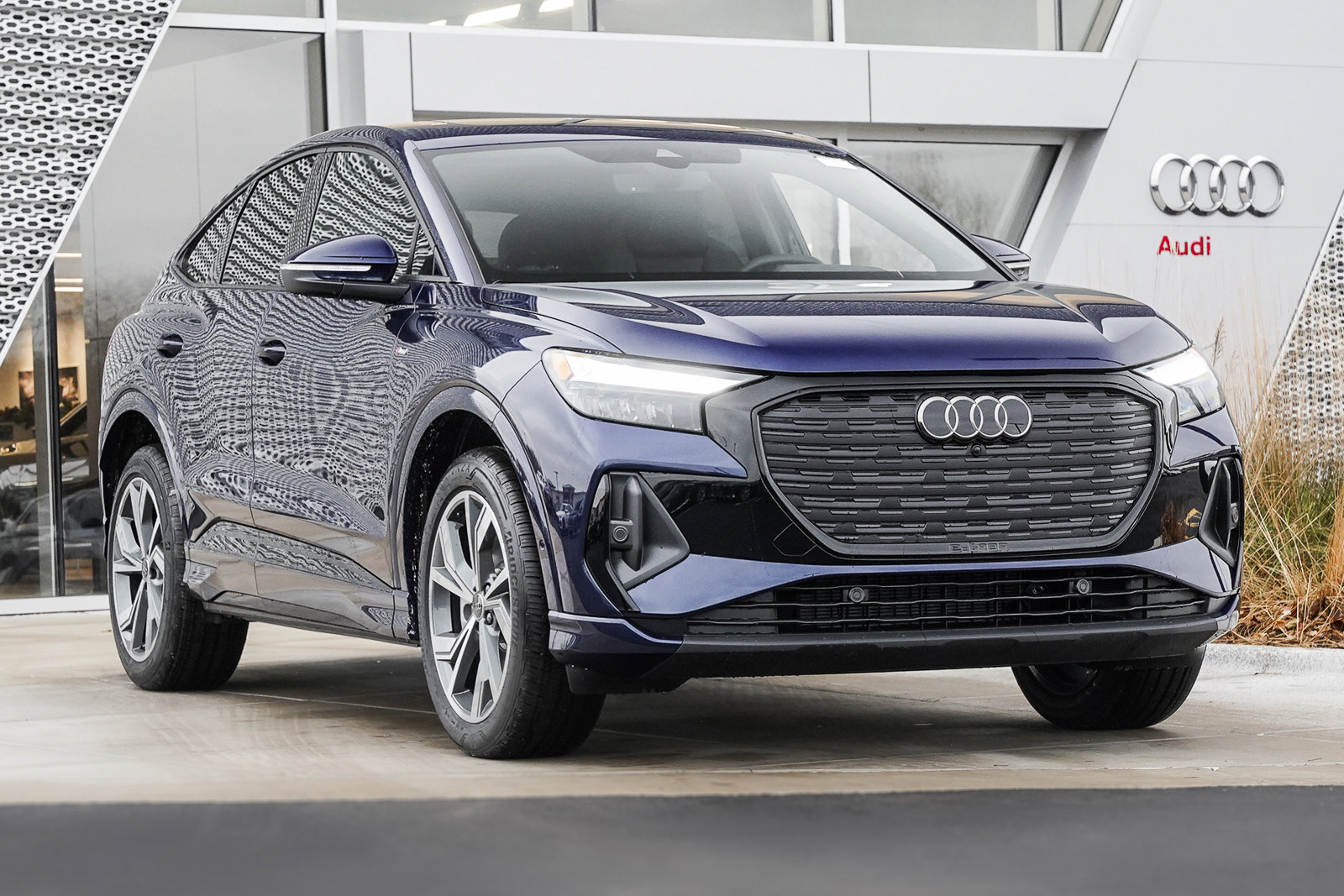 2024 Audi Q4 Sportback e-tron Premium Plus's photo