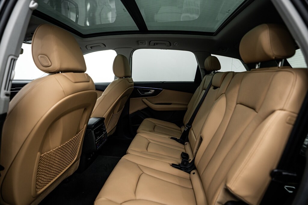 2024 Audi Q7 45 Premium Plus photo 12