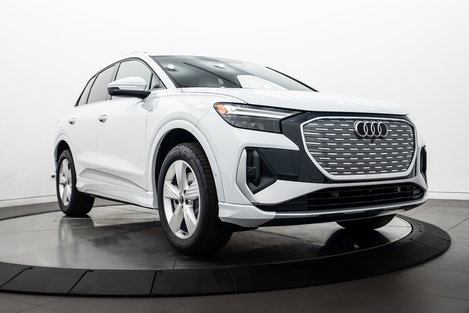 2024 Audi Q4 e-tron Premium Plus's photo