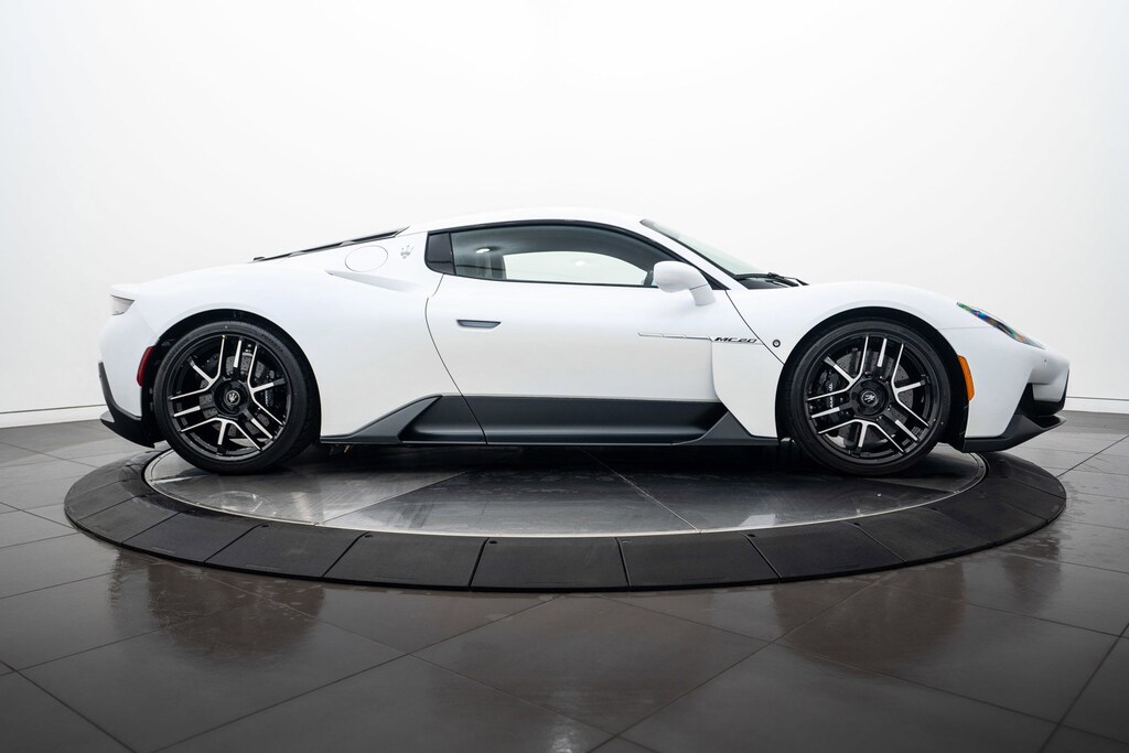 2022 Maserati MC20 Coupe photo 4