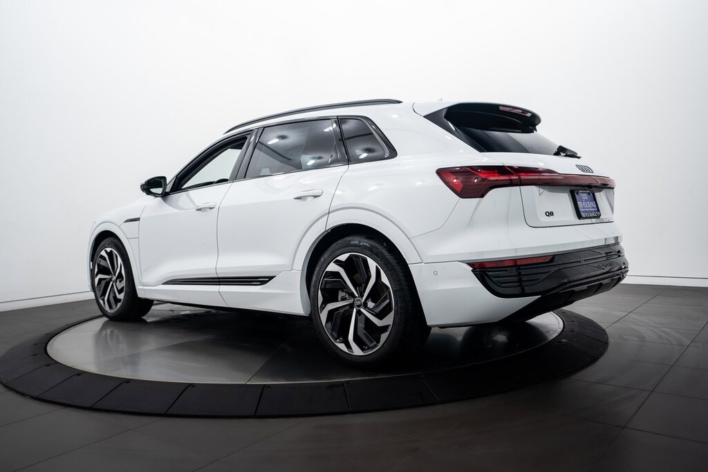 2024 Audi Q8 E-tron Premium Plus photo 5