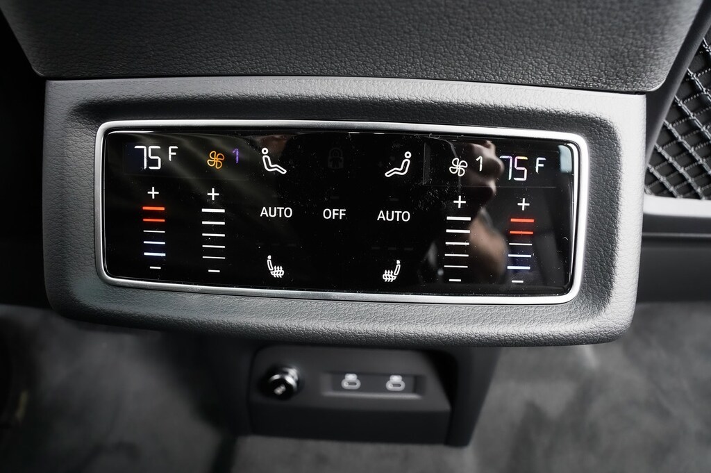 2024 Audi Q8 E-tron Prestige photo 23