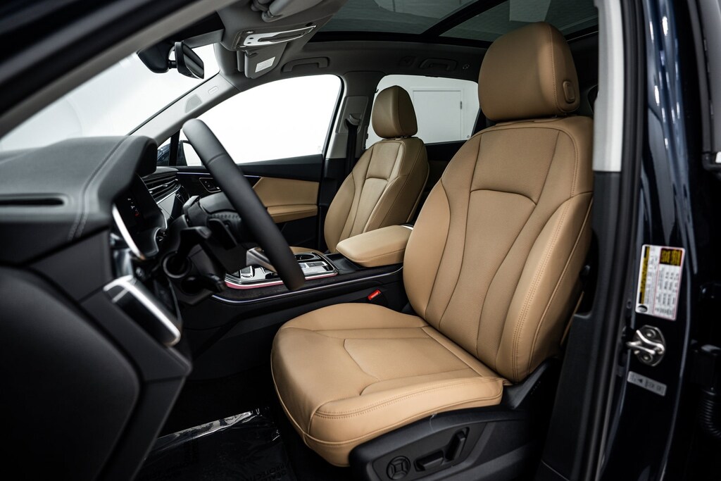 2024 Audi Q7 45 Premium Plus photo 13