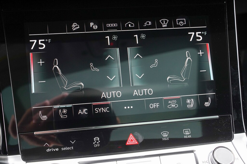 2024 Audi Q8 E-tron Prestige photo 18