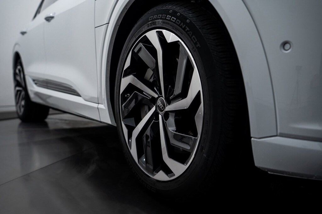 2024 Audi Q8 E-tron Premium Plus photo 19