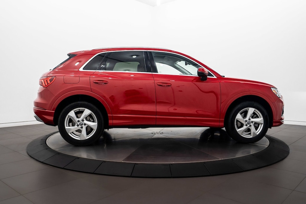 2020 Audi Q3 Premium Plus photo 3