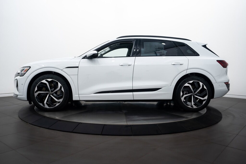 2024 Audi Q8 E-tron Premium Plus photo 7