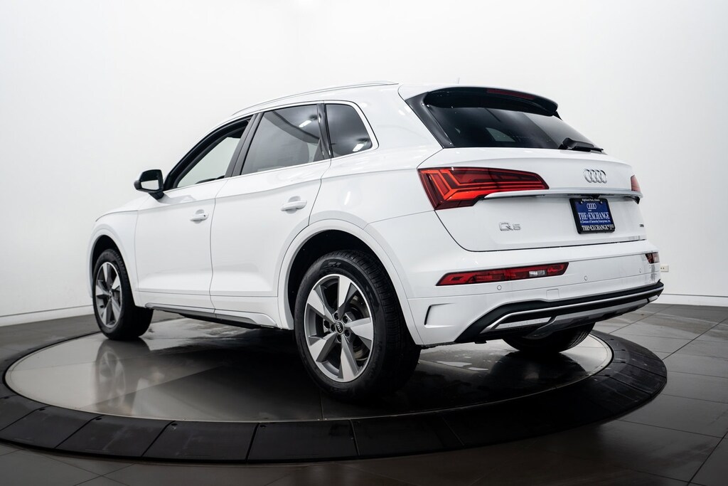 2024 Audi Q5 40 Premium Plus photo 3