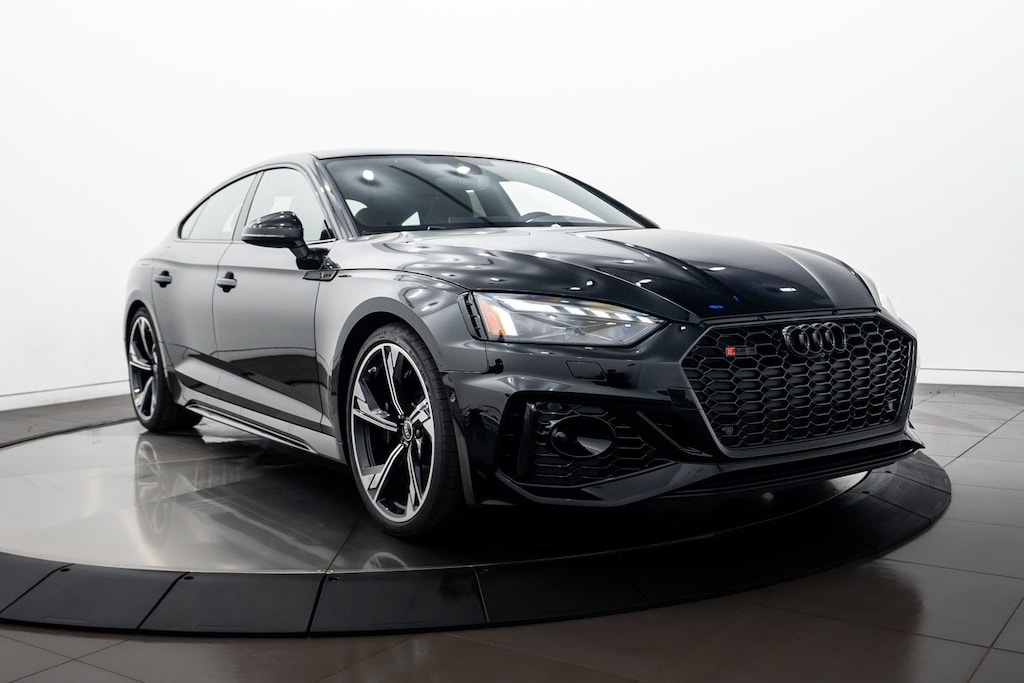 2024 Audi RS 5 photo 2