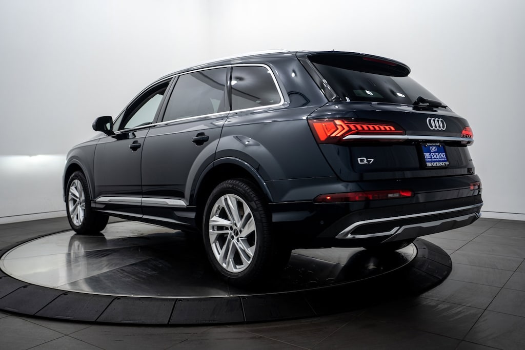 2024 Audi Q7 45 Premium Plus photo 5