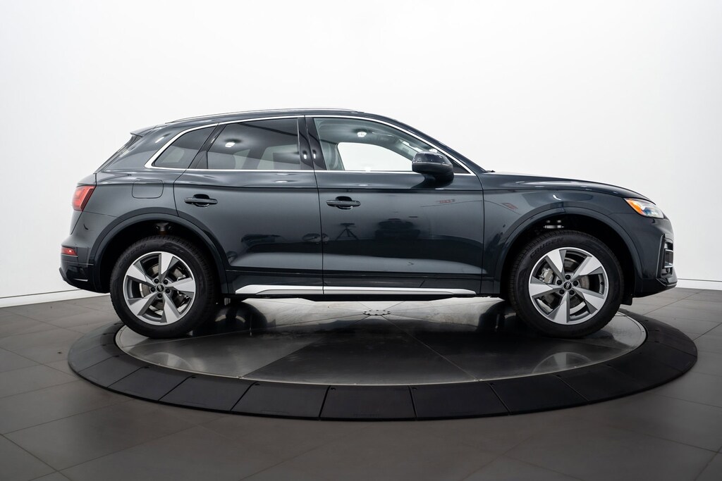 2024 Audi Q5 40 Premium Plus photo 3