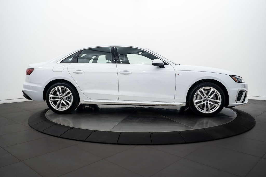 2021 Audi A4 S line Premium photo 3