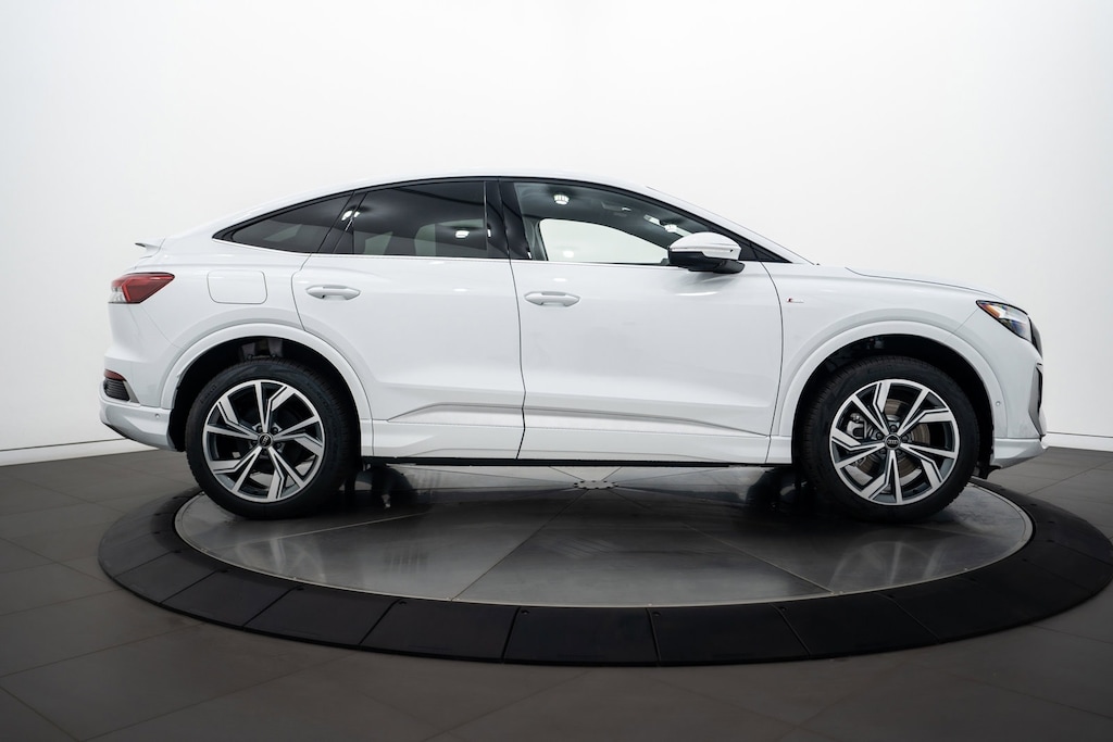 2024 Audi Q4 Sportback E-tron 50 Premium Plus photo 3